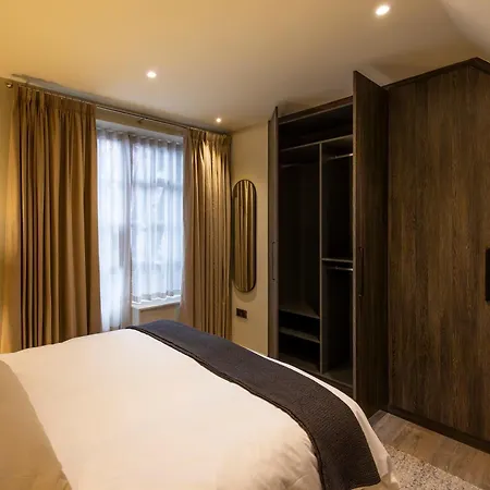 Headrow Lofts リーズ