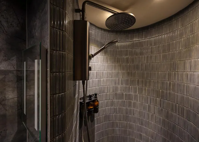 Апартаменты Headrow Lofts