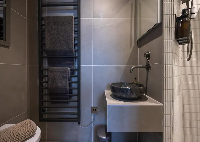 Headrow Lofts Apartment *