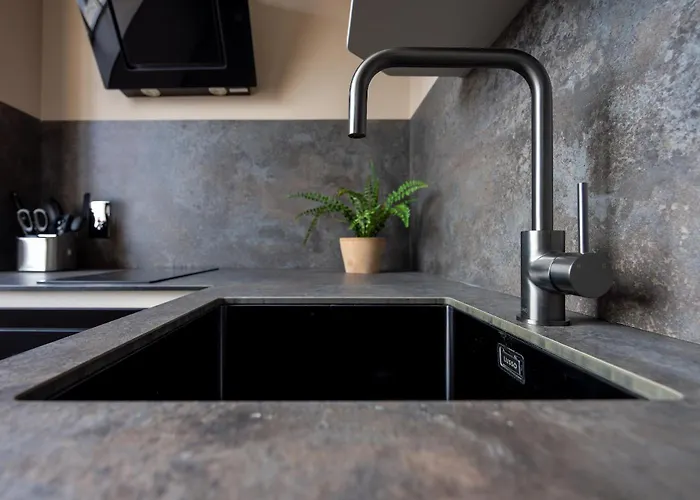 Headrow Lofts Apartment *